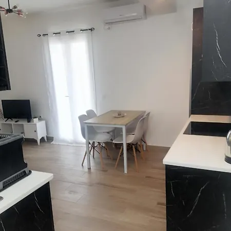 Apartment Little Cross 2